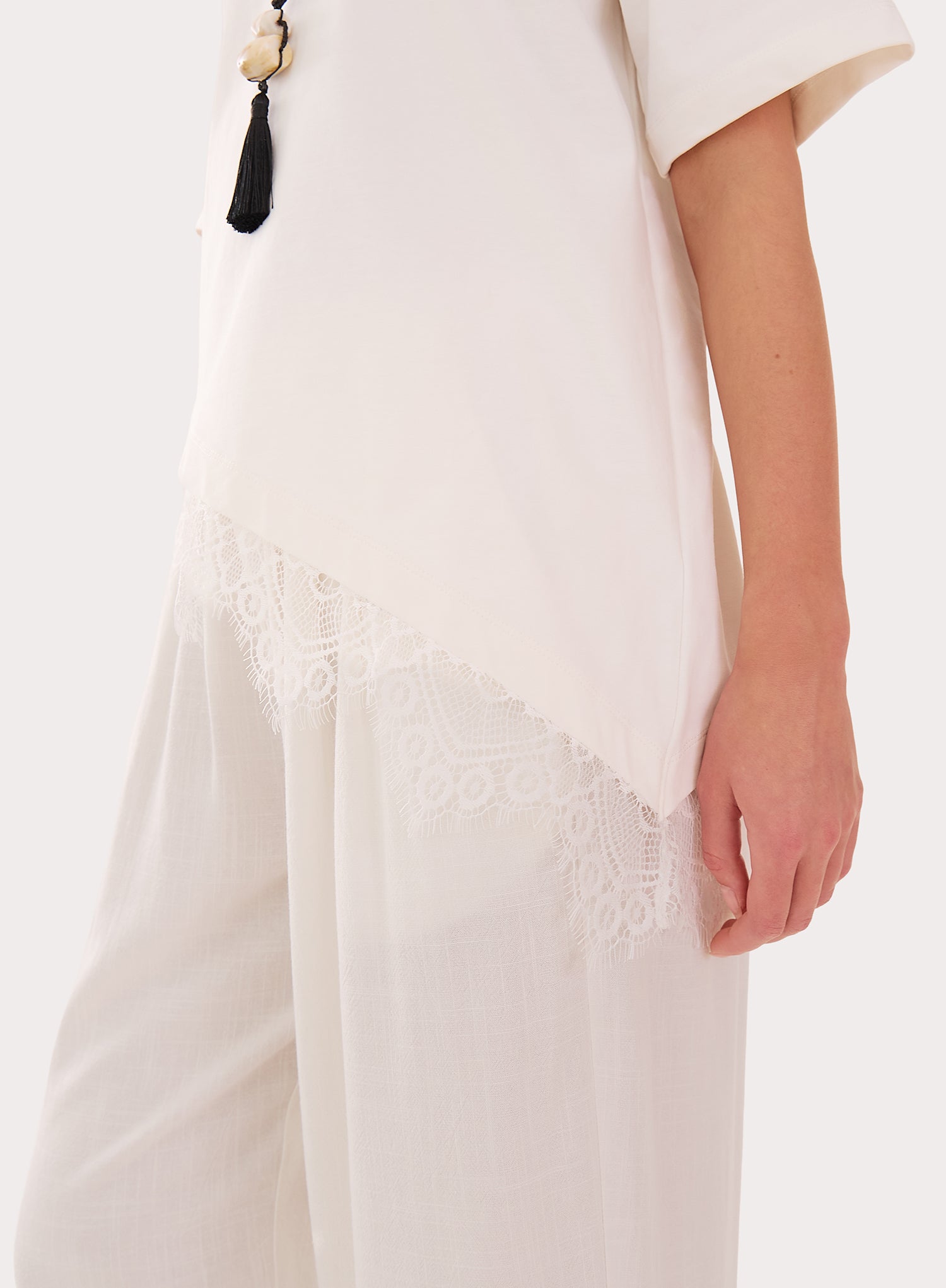 White Asymmetric Lace Hem T-Shirt